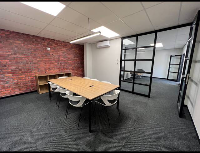 130M² OFFICE TO LET IN HYDE PARK